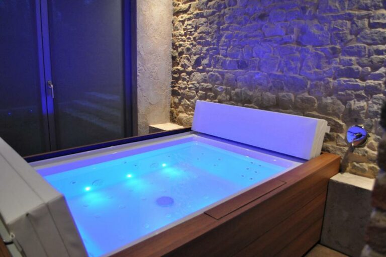 Jacuzzi au Ne5t à Namur