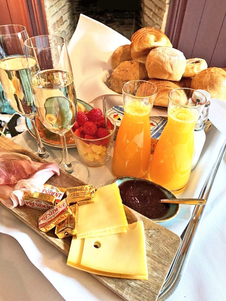 Petit déjeuner à The Secret Garden à Bruges