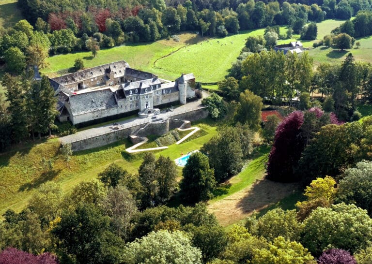 Vue du ciel du Château de La Chapelle à Anthisnes