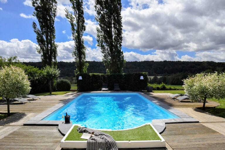 Piscine à L'Annexe près de Philippeville