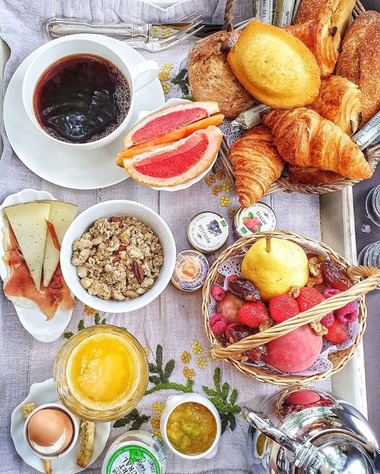 Petit déjeuner au Château de Riell à Paris