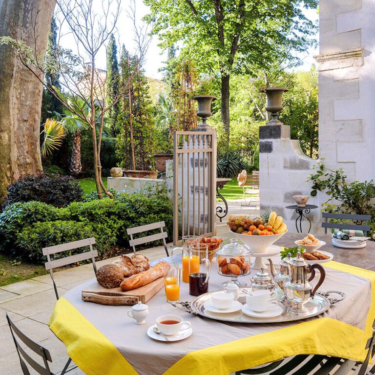 Petit déjeuner à la Divine Comédie à Avignon