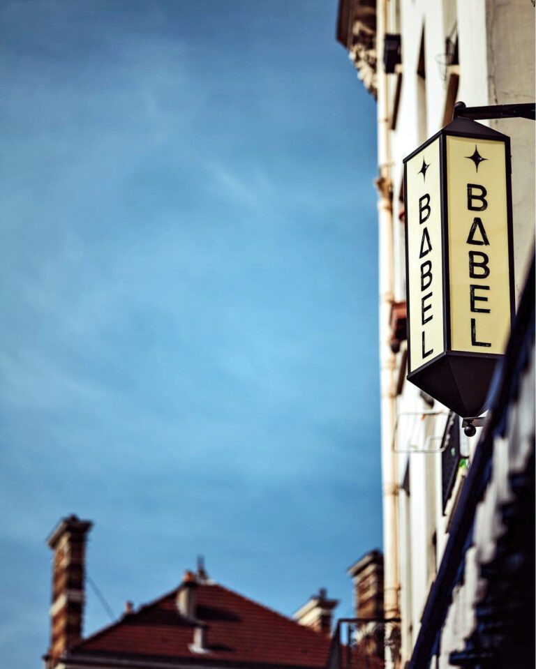 Facade à l'hôtel Babel à Belleville à Paris