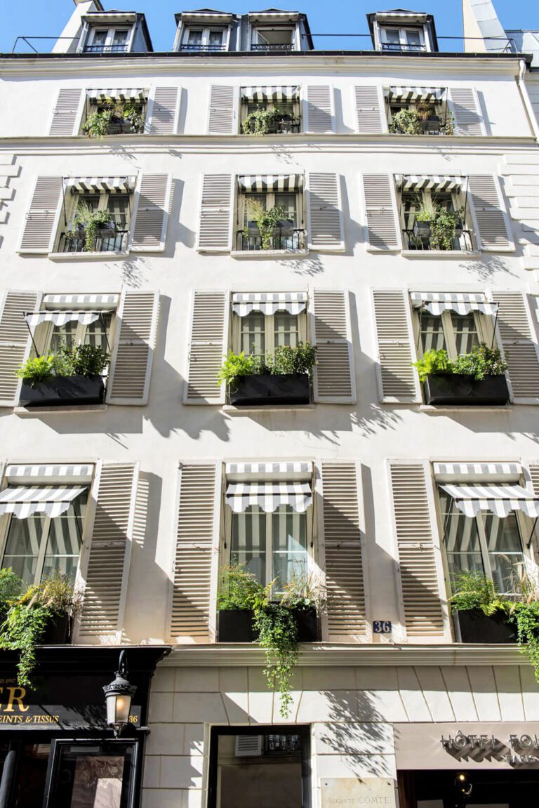 Facade à l'Hôtel Fougère à Paris