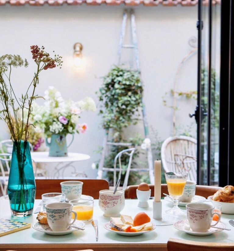 Petit déjeuner à l'Hotel Henriette à Paris