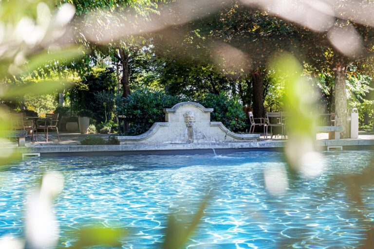 Piscine à Baumanière en Provence