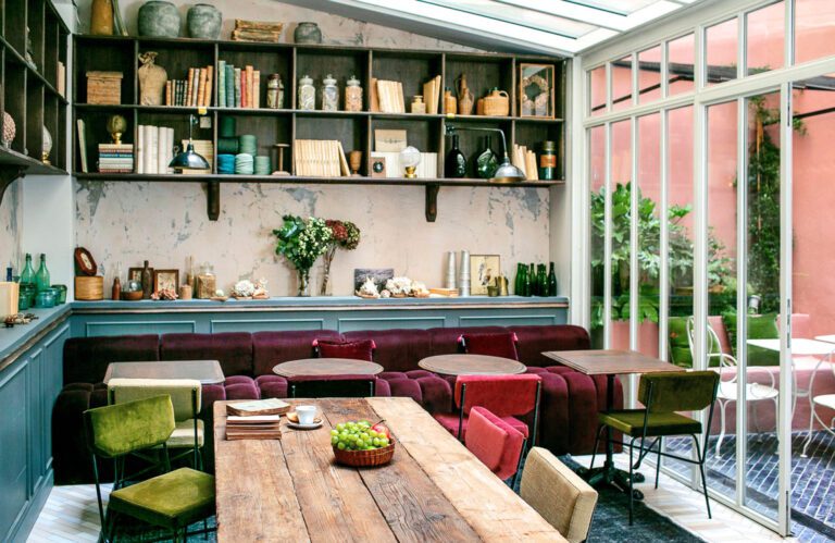 Salle de petit déjeuner à La Planque à Paris