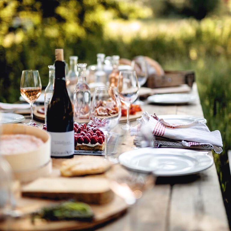 Dîner en plein air au Barn près de Paris