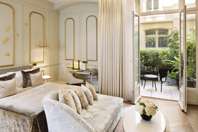 Chambre luxueuse au Narcisse Blanc à Paris