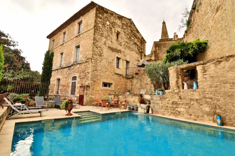 Piscine au Posterlon près D'Avignon