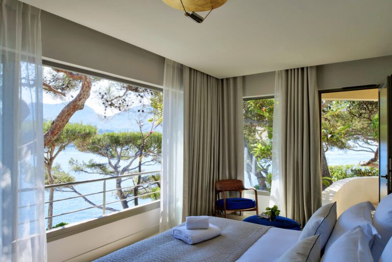 Chambre avec vue sur la mer aux Roches Blanches à Cassis en Provence