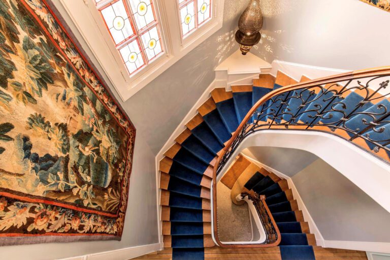 Cage d'escalier au Sourire Boutique Hôtel à Paris