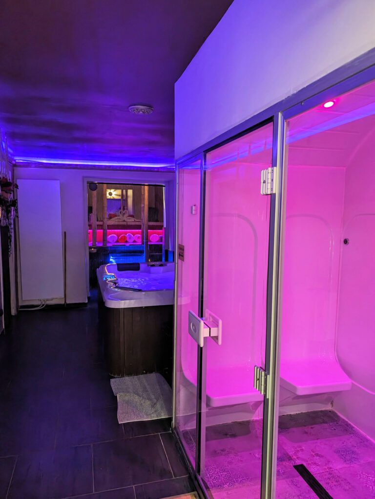 Hammam et jacuzzi au Spa & Lounge 383 à Bruxelles