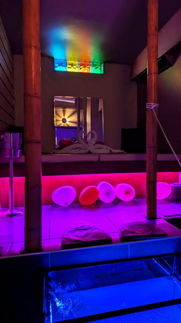 spa lounge 383 cover