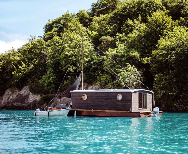 toues cabanées du lac serre poncon 4