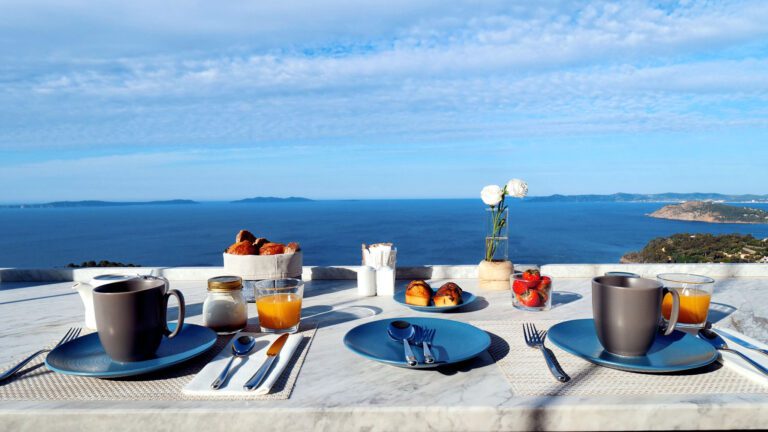 Petit déjeuner à la Villa Douce près de St Tropez