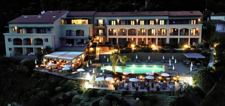 Villa Douce près de St Tropez de nuit