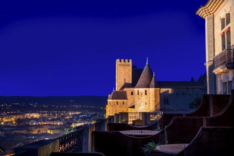 Château de nuit Hôtel de la Cité à Carcassonne