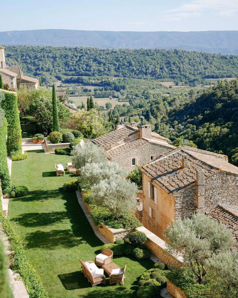 Vue sur les champs à la Bastide de Gordes