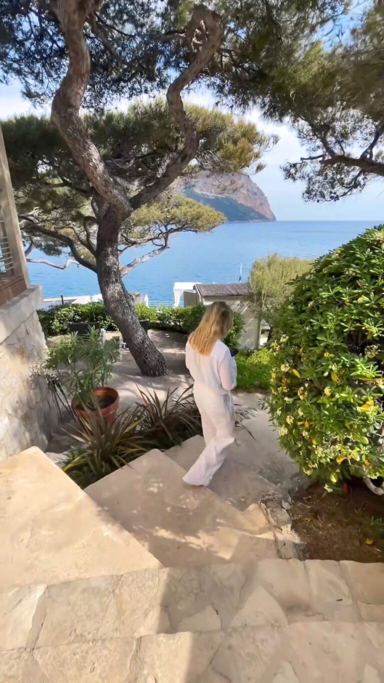 les roches blanches cover escaliers