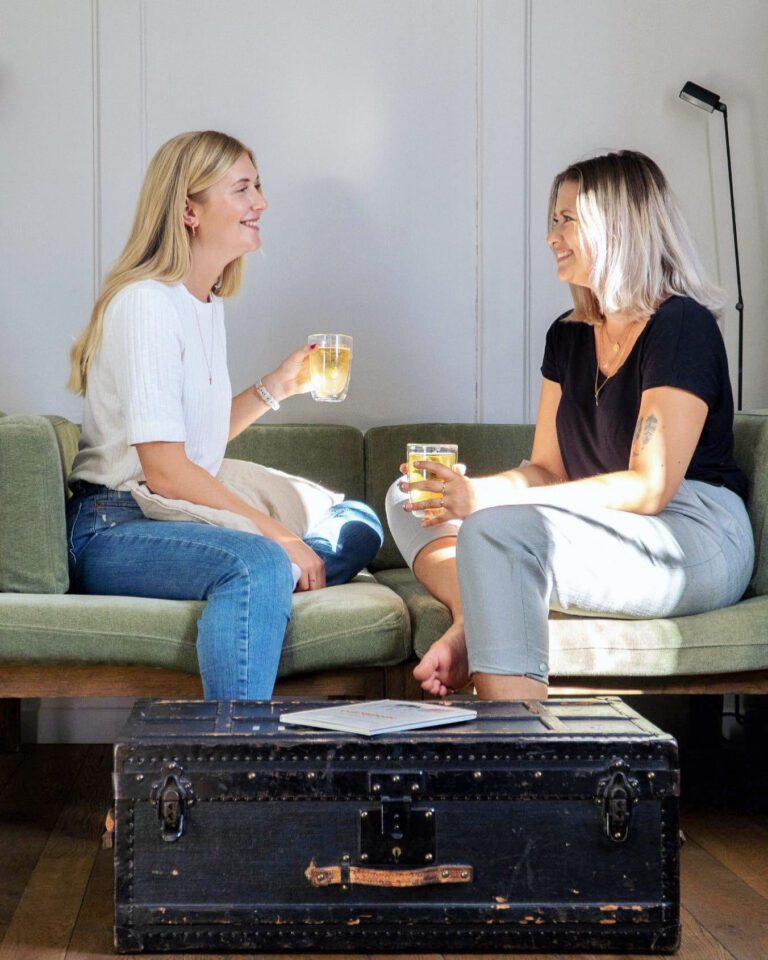 Apéro sur le canapé à L'Hotel Zollhaus à Berne en Suisse