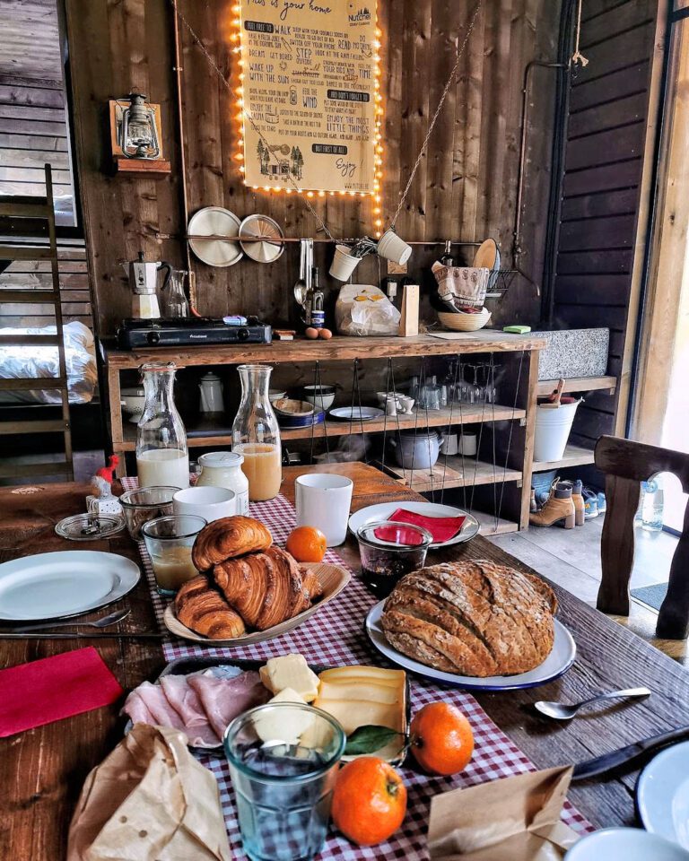 Petit déjeuner aux cabanes Nutchel dans les Ardennes