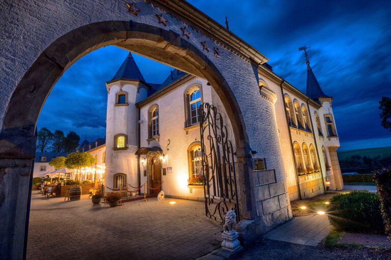 Entrée du château du Château d'Urspelt à Luxembourg