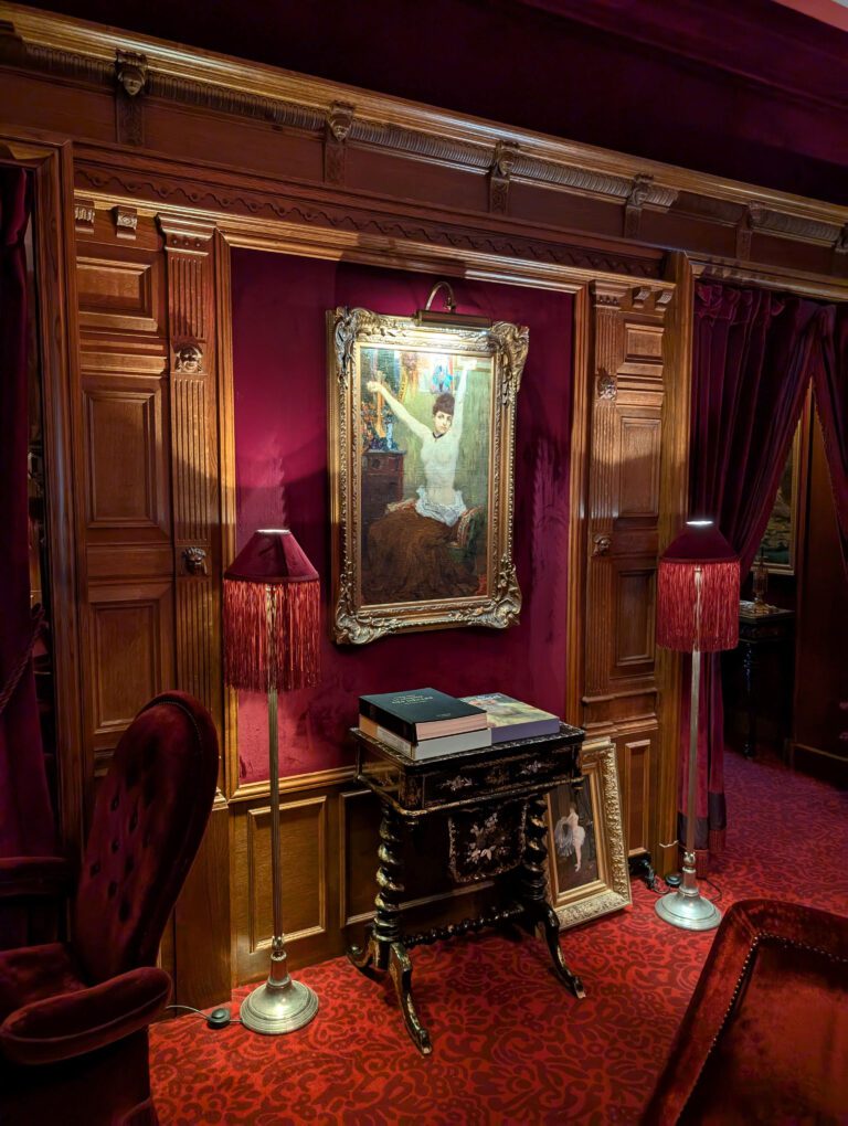 Peinture dans le style impressionniste à la Maison Souquet à Paris
