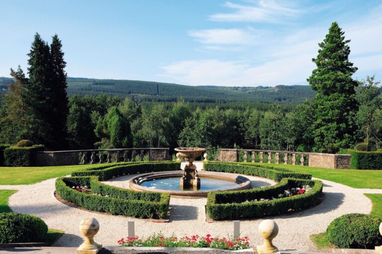 Fontaine du jardin au Manoir des Lébioles près de Spa