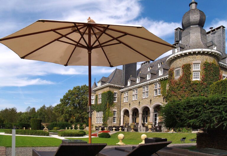 Terrasse du manoir au Manoir des Lébioles près de Spa