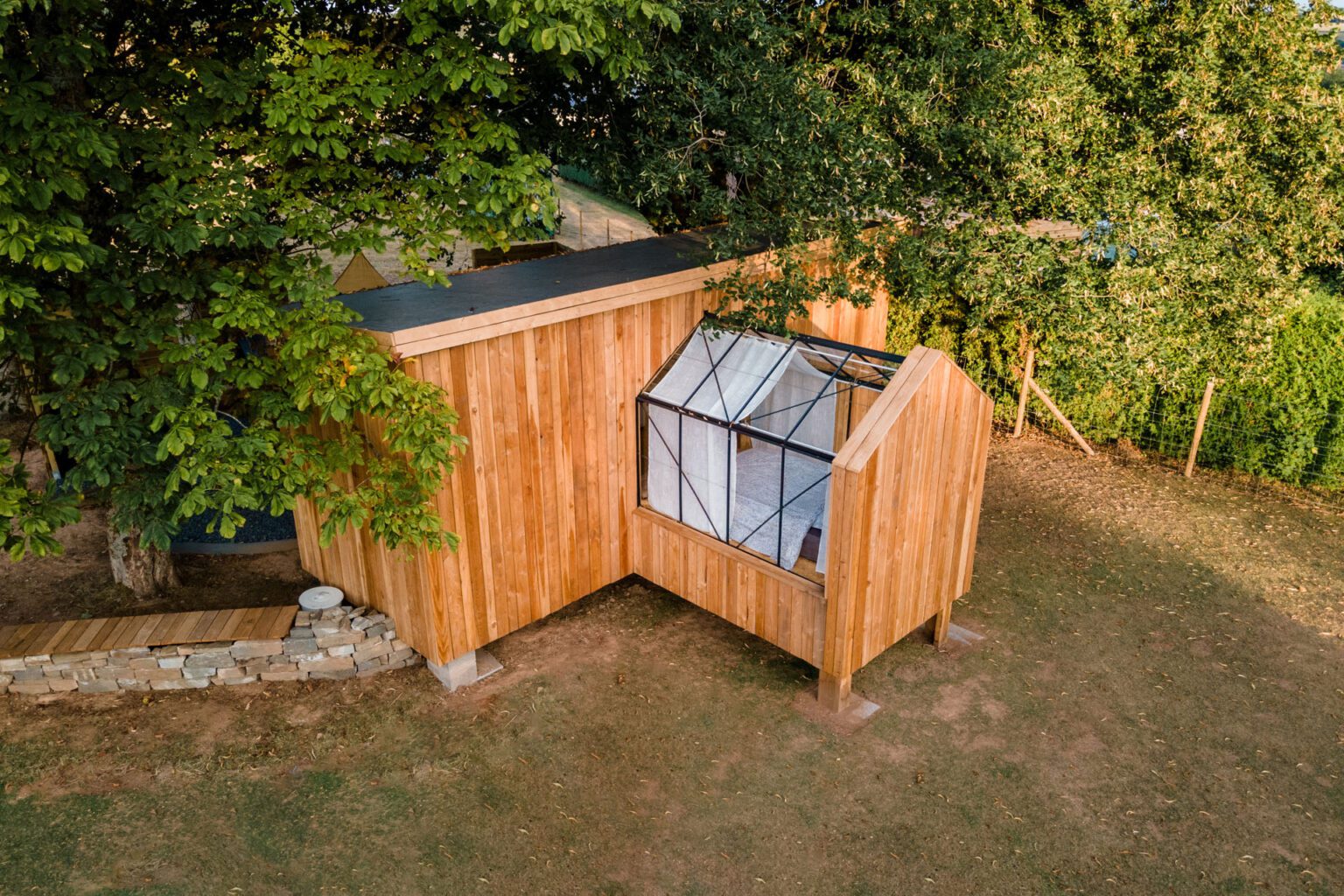 Cabane à Ardenne Insolite près de Saint Hubert