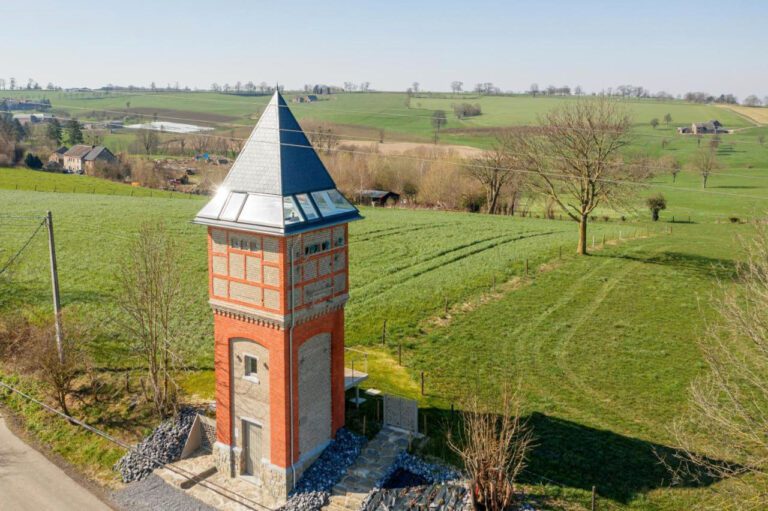 La Tour vue du ciel à Tour de Larbuisson près de Liège