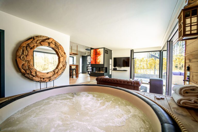 Jacuzzi dans le salon u Fermage près de Namur