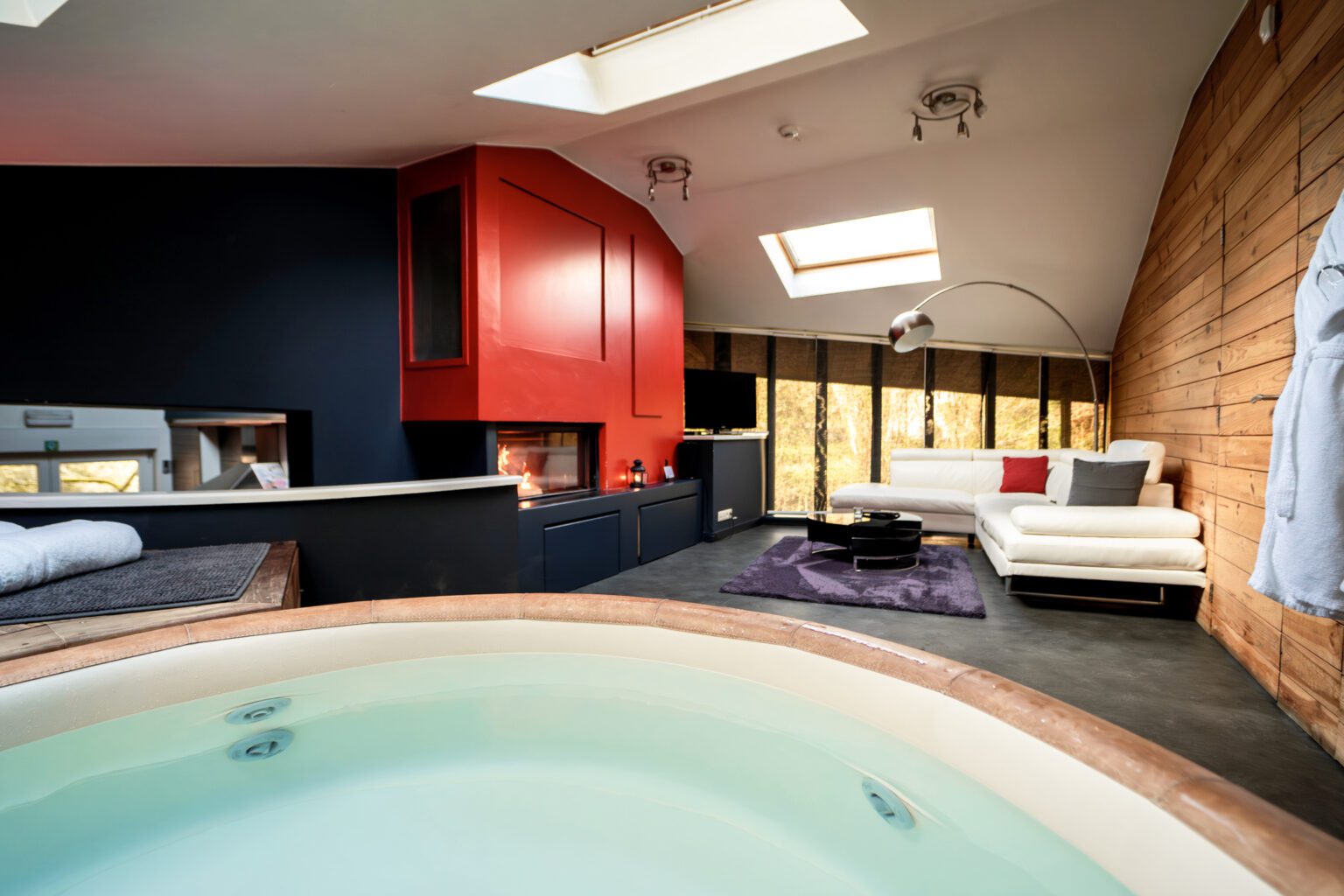 Jacuzzi intérieur au Lov't à Namur