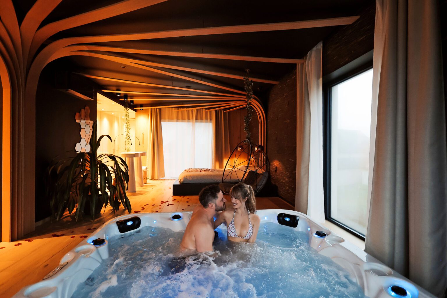 Jacuzzi en amoureux à Ébène Spa