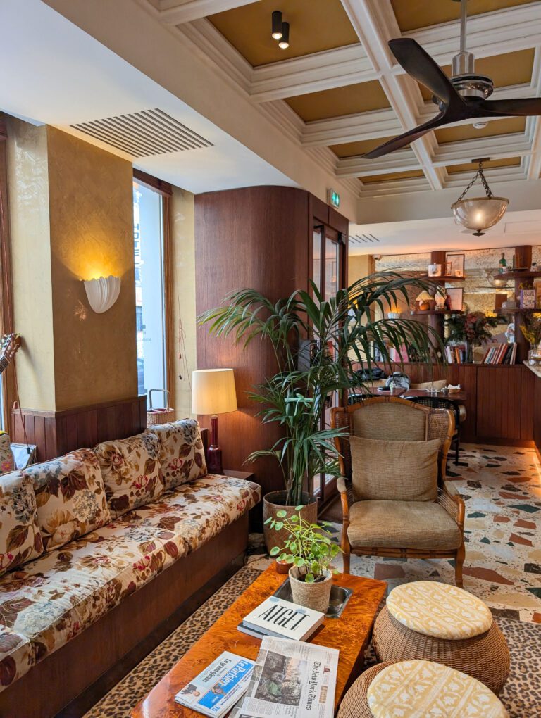 Lobby de l'hôtel Monsieur Aristide à Paris