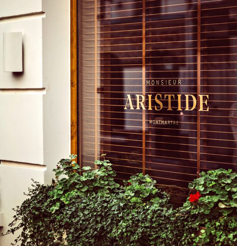 Façade de l'hôtel Monsieur Aristide à Paris