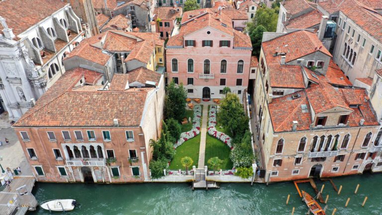 Vue du ciel de l'hôtel Palazzo Venart Luxury Hotel à Venise en Italie