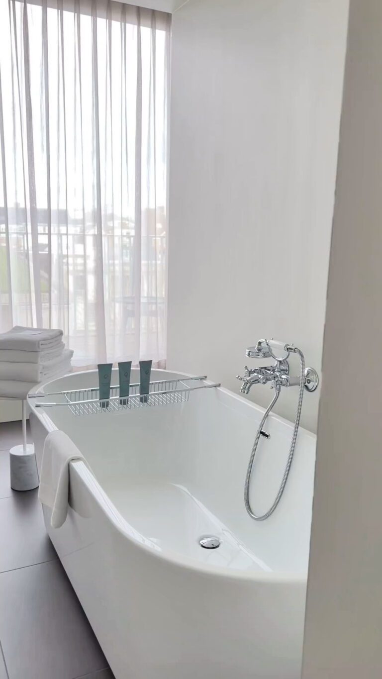 pillow boutique hotel reylof baignoire