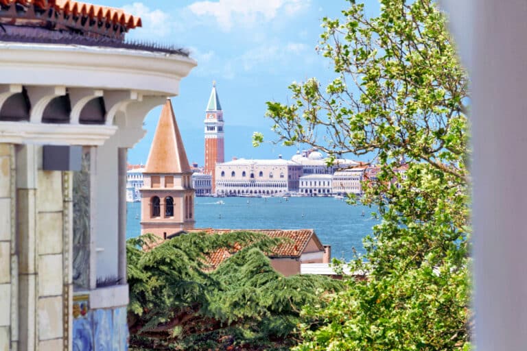 Vue sur la Lagune à Ausonia Hungaria à Venise