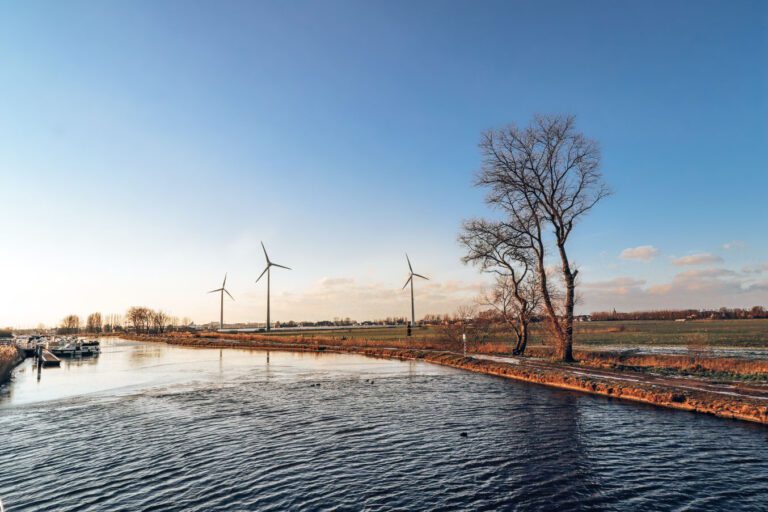 Vue sur l'eau au Homeboat près de Nieuport