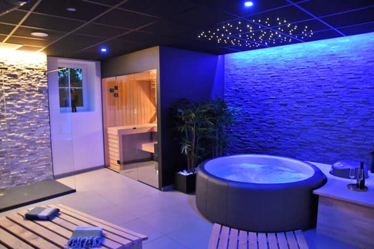 Jacuzzi et sauna à Hors du Temps à Aywaille
