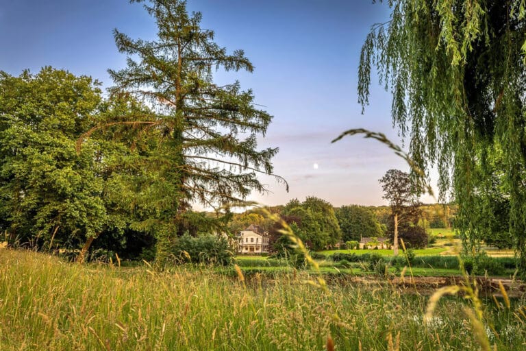 Crépuscule à Landgoed Altenbroek près de Maastricht