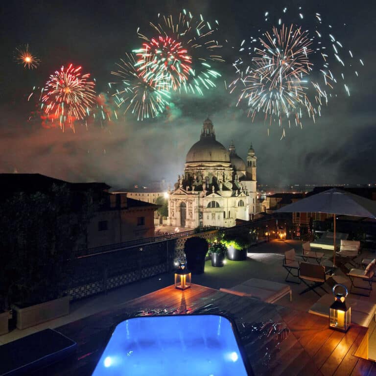 Feu d'artifice au Gritti Palace à Venise