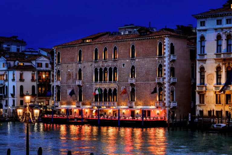 The Gritti Palace de nuit à Venise