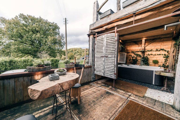 Terrasse avec jacuzzi à El Clandestino à Marche