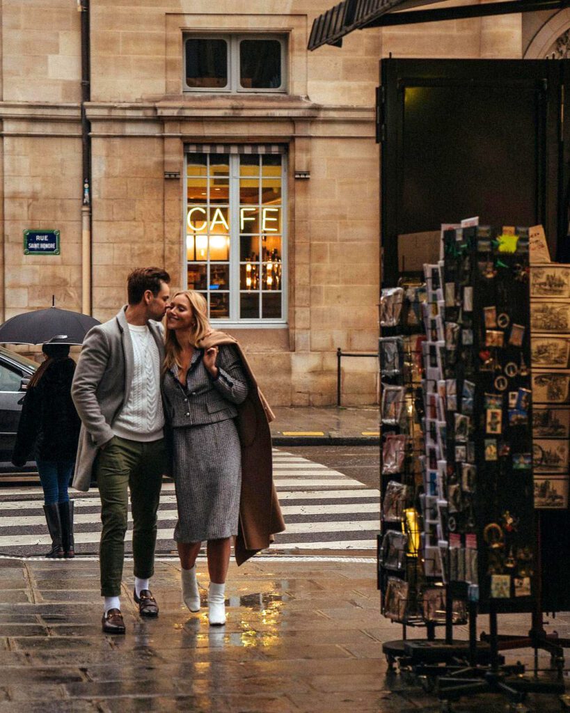 Couple à l'Hôtel Nuage à Paris
