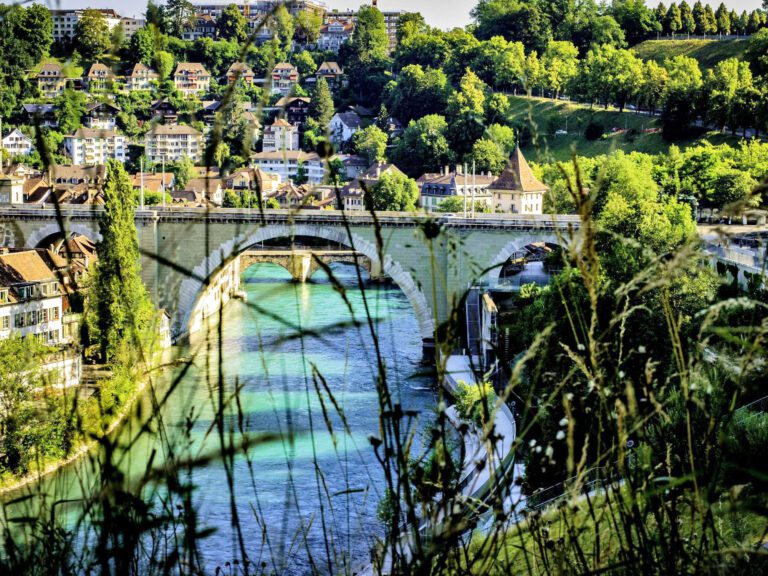 Pont près de L'Hotel Zollhaus à Berne en Suisse