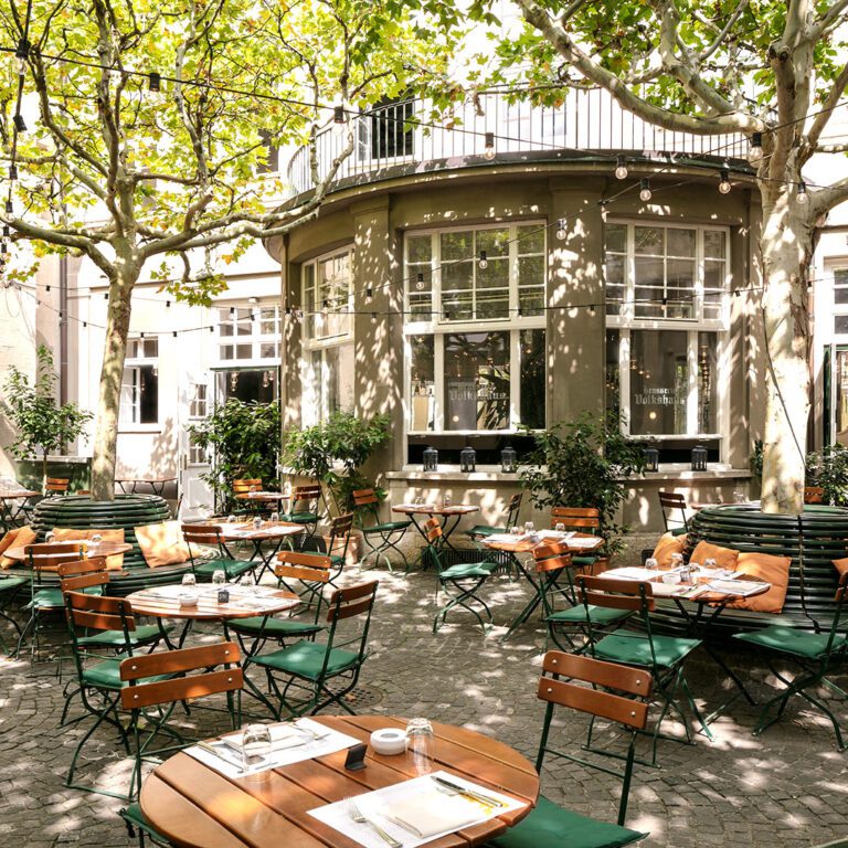 Terrasse à Volkshaus Basel en Suisse