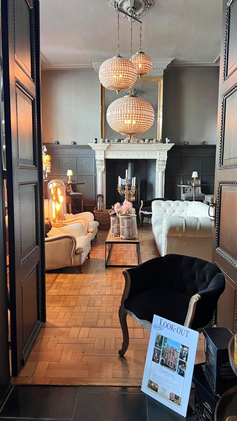 castel suites salon